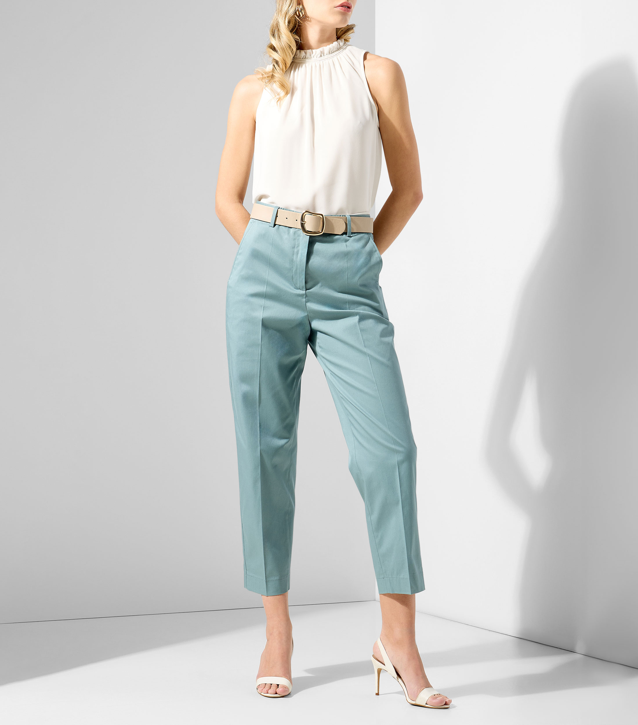 Pantalón tobillero regular fit de algodón elástico Mujer